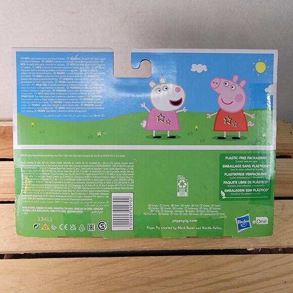 Peppa Pig 2 Pc Action Figure Set: Peppa & Suzy - NEW - Picture 3 of 4